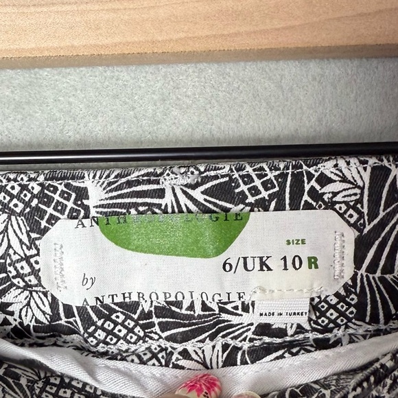 By Anthropologie Women’s Bowery Ankle Crop Pants Black White Pineapple Print 10R - Picture 5 of 11